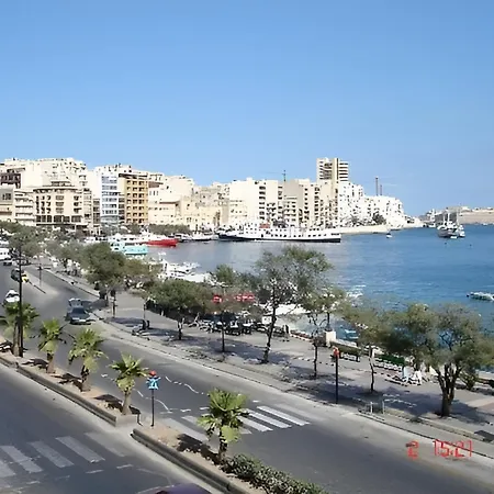 Viani Large Superior 3-bedroom Appartement *
