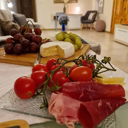 Viani Large Superior 3-bedroom * Sliema