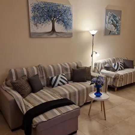 Viani Large Superior 3-bedroom Apartment