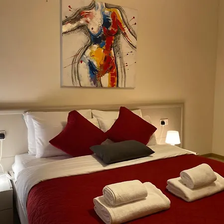 Viani Large Superior 3-bedroom Sliema