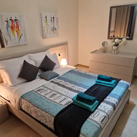 Viani Large Superior 3-bedroom * Sliema
