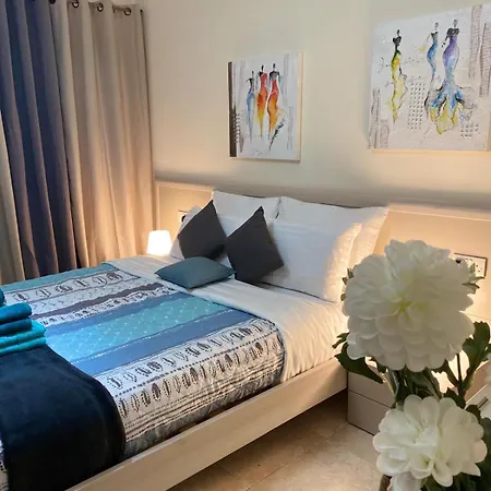 Viani Large Superior 3-bedroom Apartment *