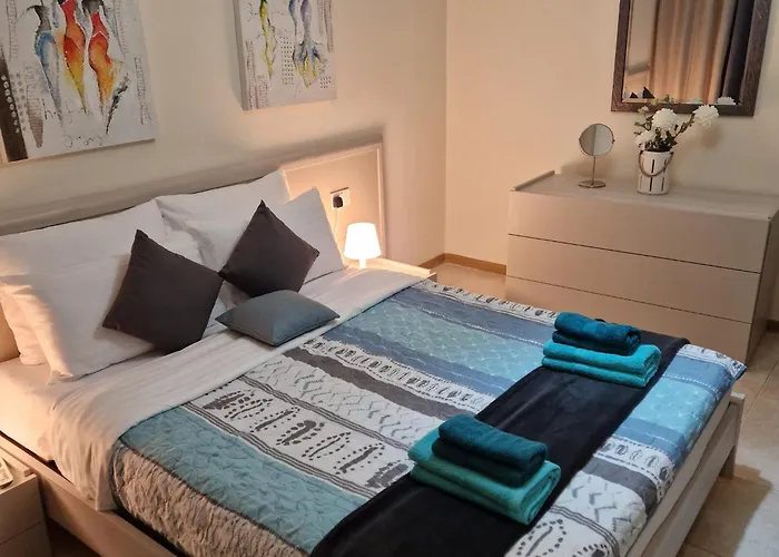 Viani Large Superior 3-bedroom סליאמה