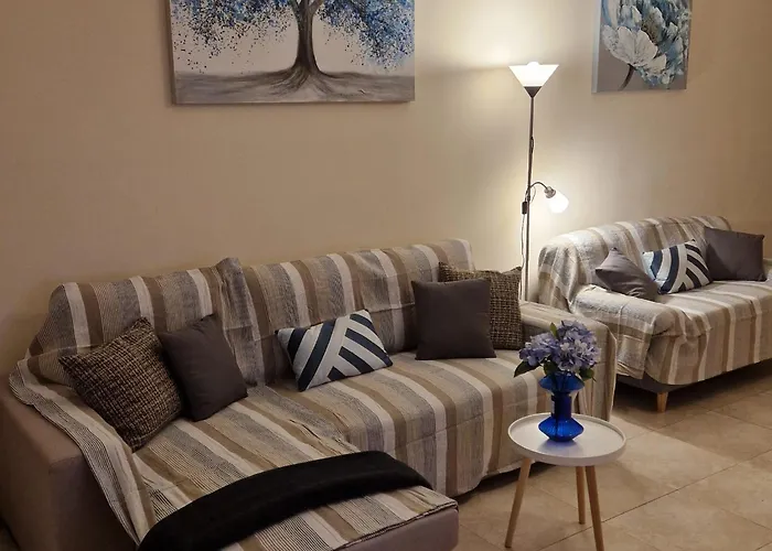 Viani Large Superior 3-bedroom דירה