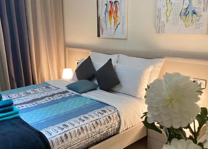 Viani Large Superior 3-bedroom דירה *