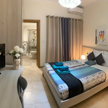 Viani Large Superior 3-bedroom アパート スリーマ