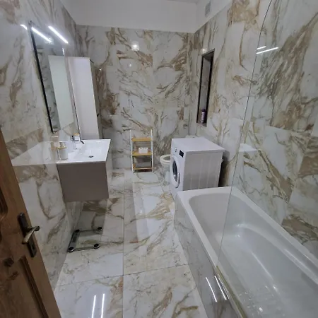 Viani Large Superior 3-bedroom アパート